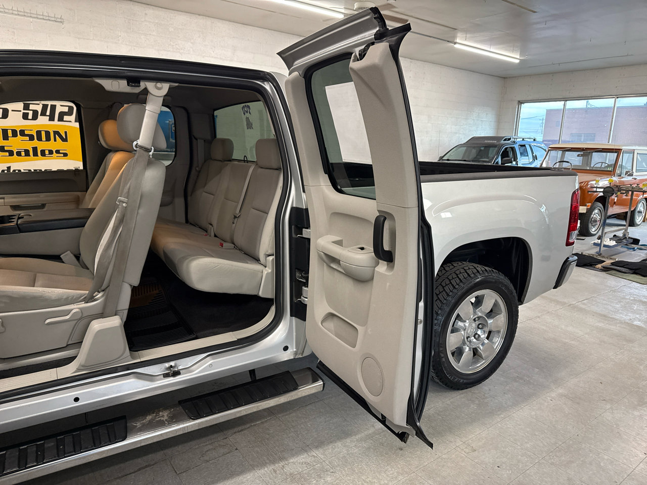 Used 2010 GMC Sierra 1500 SLE w/ Texas Edition image 50