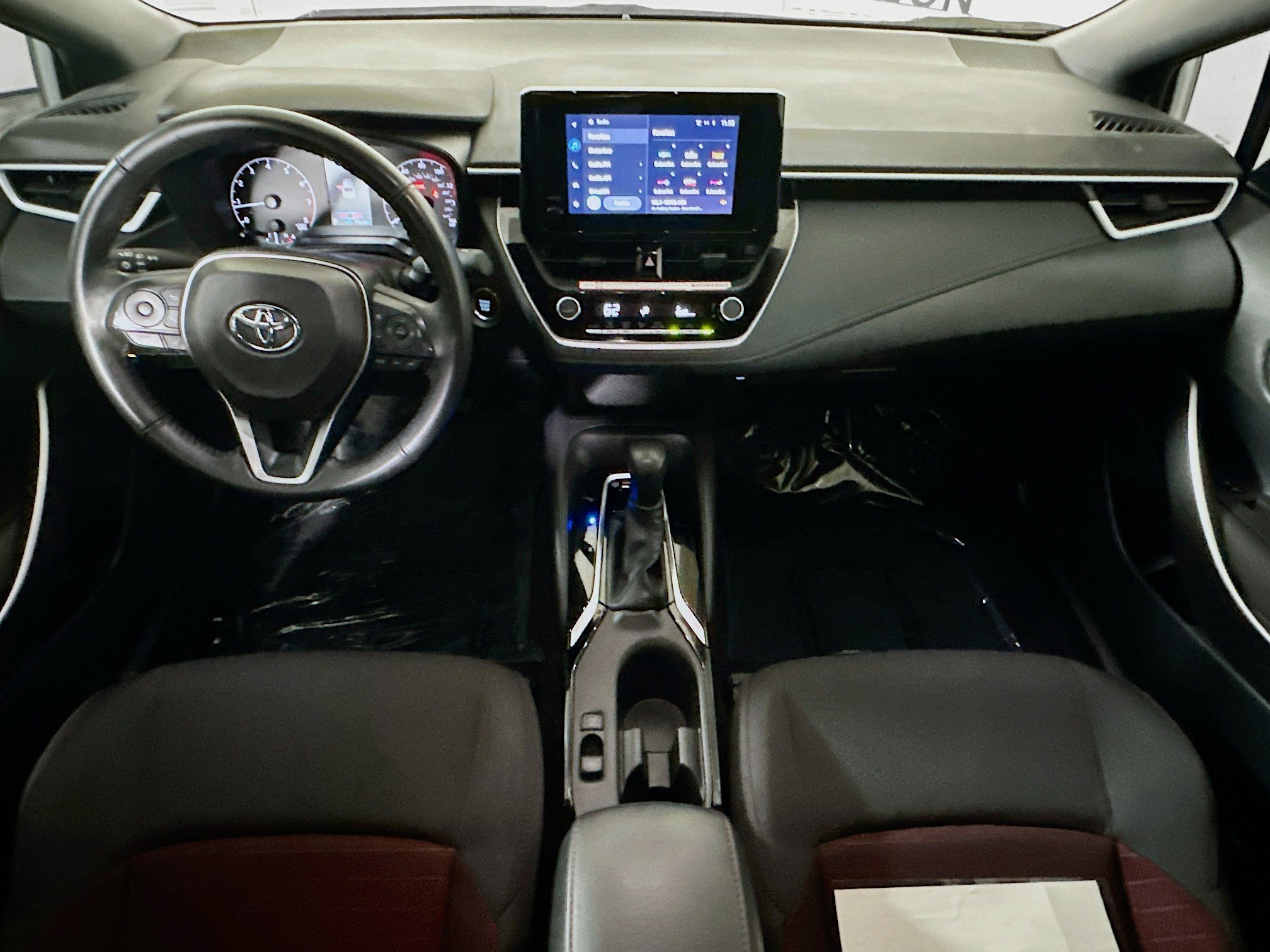 Used 2025 Toyota Corolla SE image 27