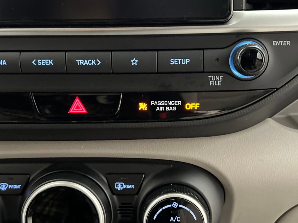 Used 2025 Hyundai Venue SEL image 47