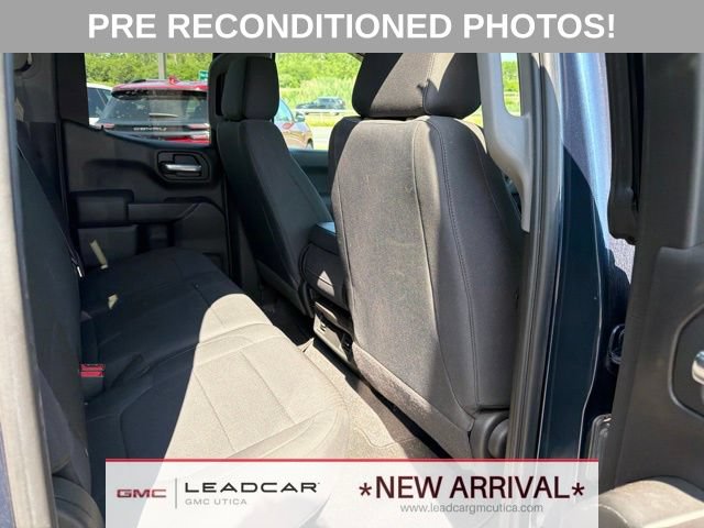 Used 2020 Chevrolet Silverado 1500 Custom w/ Custom Value Package AWD/4WD image 13