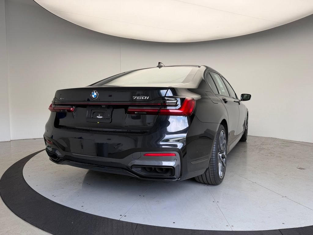 Used 2022 BMW 750Li xDrive AWD/4WD image 2