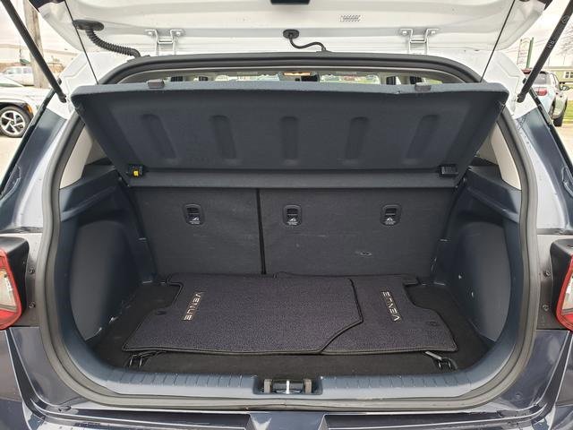 Used 2022 Hyundai Venue Limited image 5