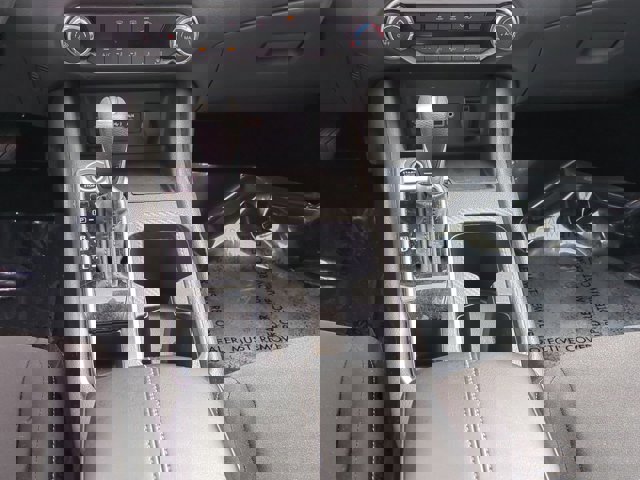 Used 2025 Nissan Sentra SV image 18