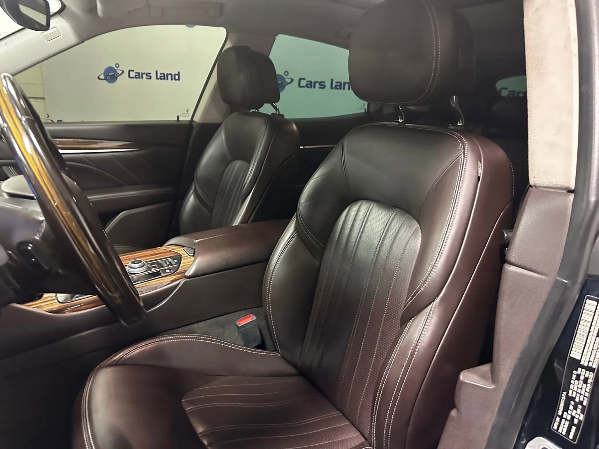 Used 2019 Maserati Levante GranLusso AWD/4WD image 11