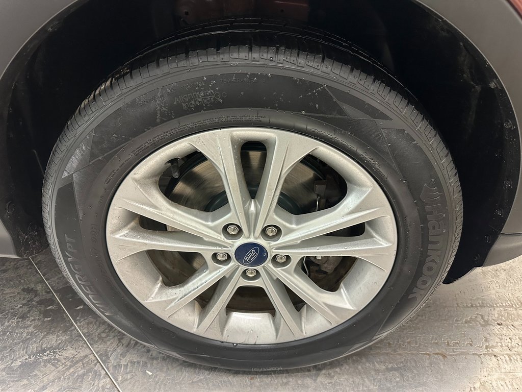 Used 2018 Ford Escape SE image 30