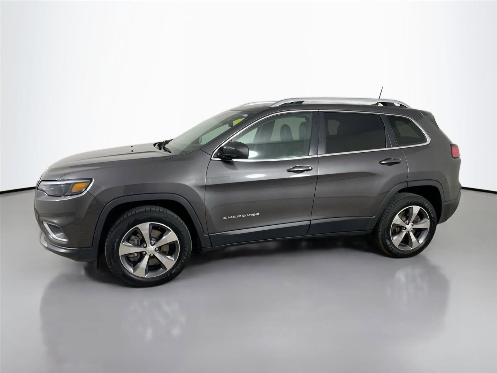 Used 2019 Jeep Cherokee Limited w/ Luxury Group AWD/4WD image 8