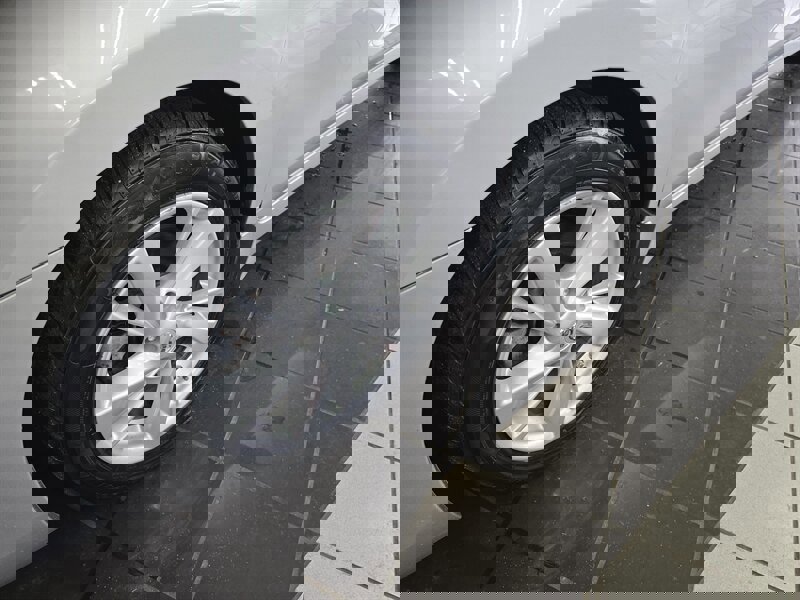 Used 2015 Nissan Altima 2.5 SV image 28