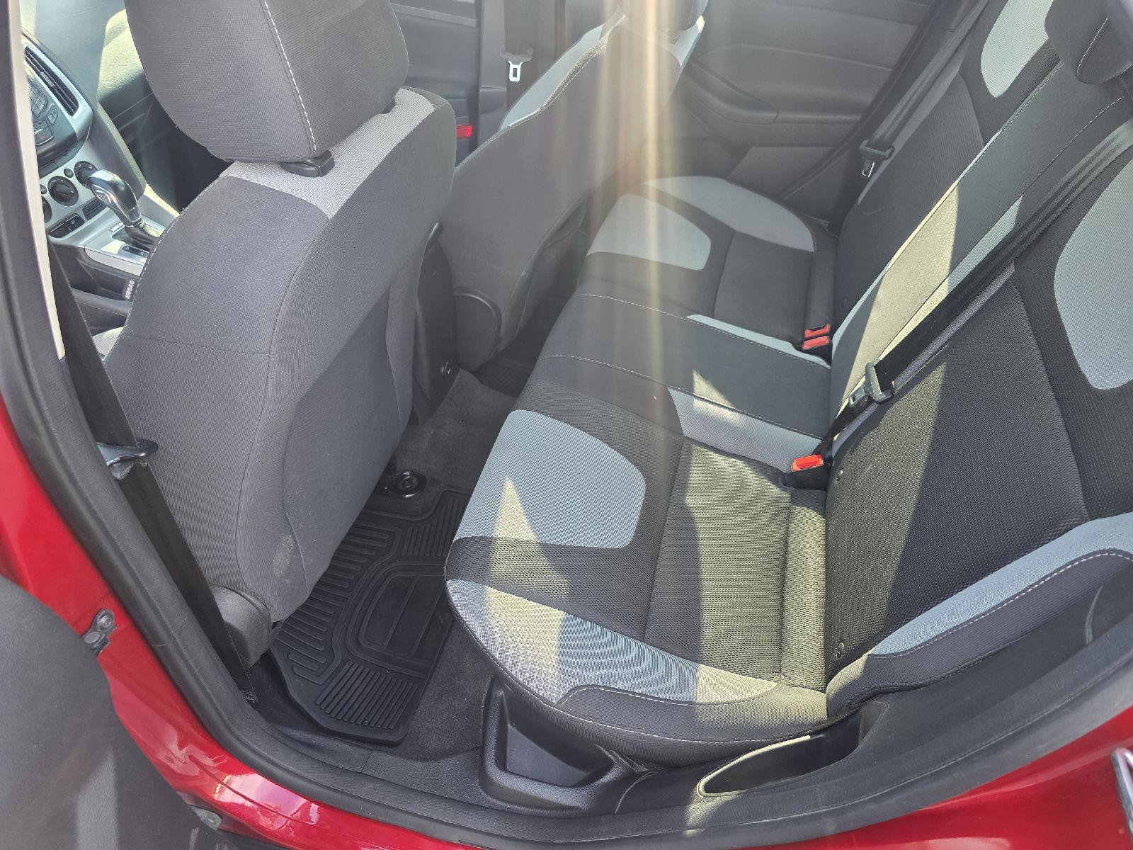 Used 2012 Ford Focus SE image 16