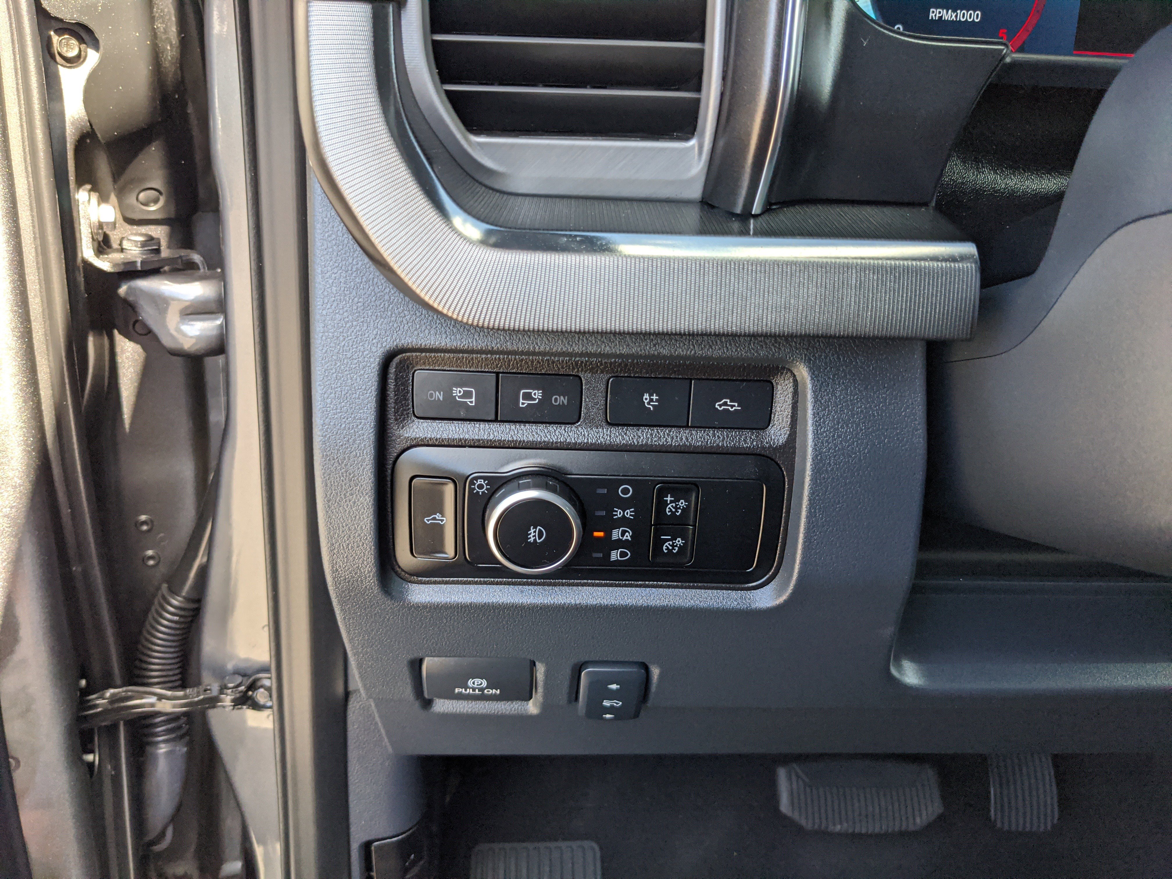 Used 2024 Ford F250 Platinum image 31