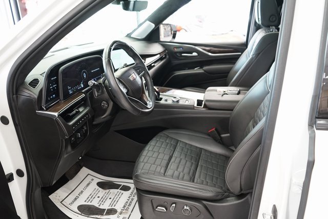 Used 2024 Cadillac Escalade Sport Platinum w/ LPO, ONYX Package image 33