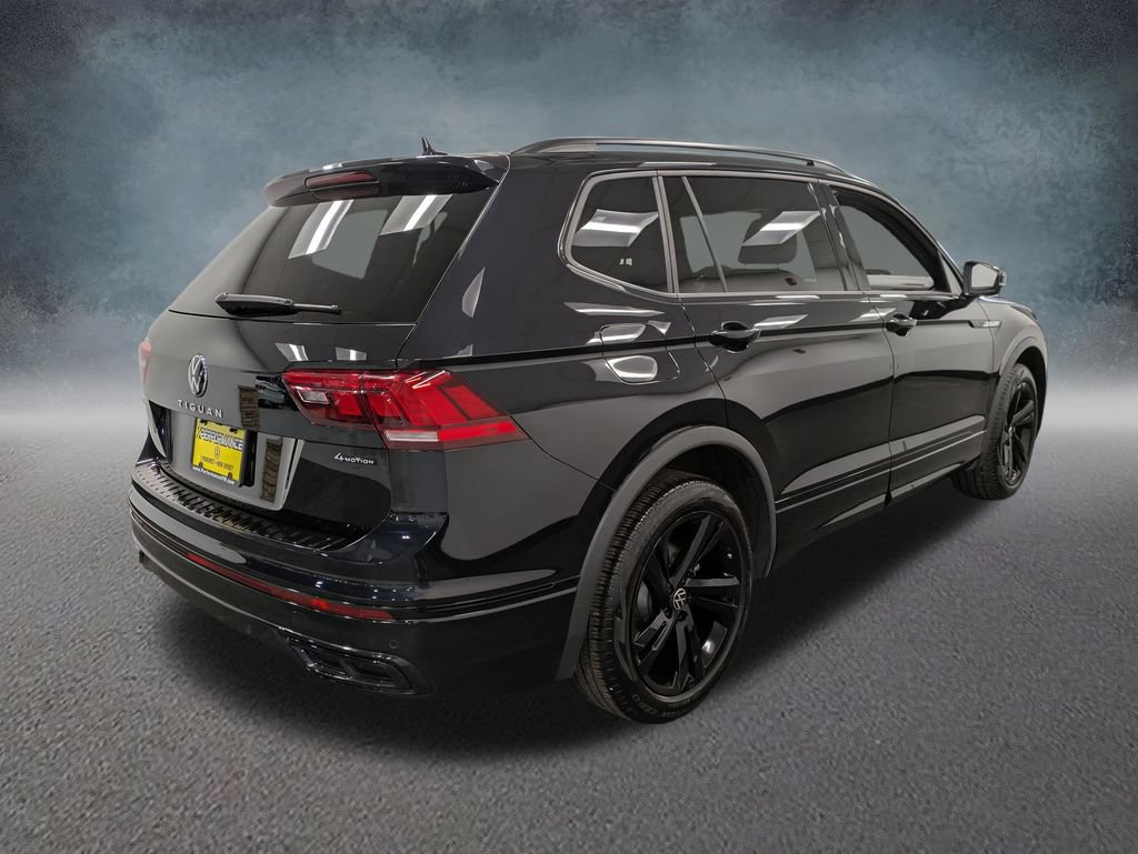 Used 2023 Volkswagen Tiguan SE R-Line AWD/4WD image 4