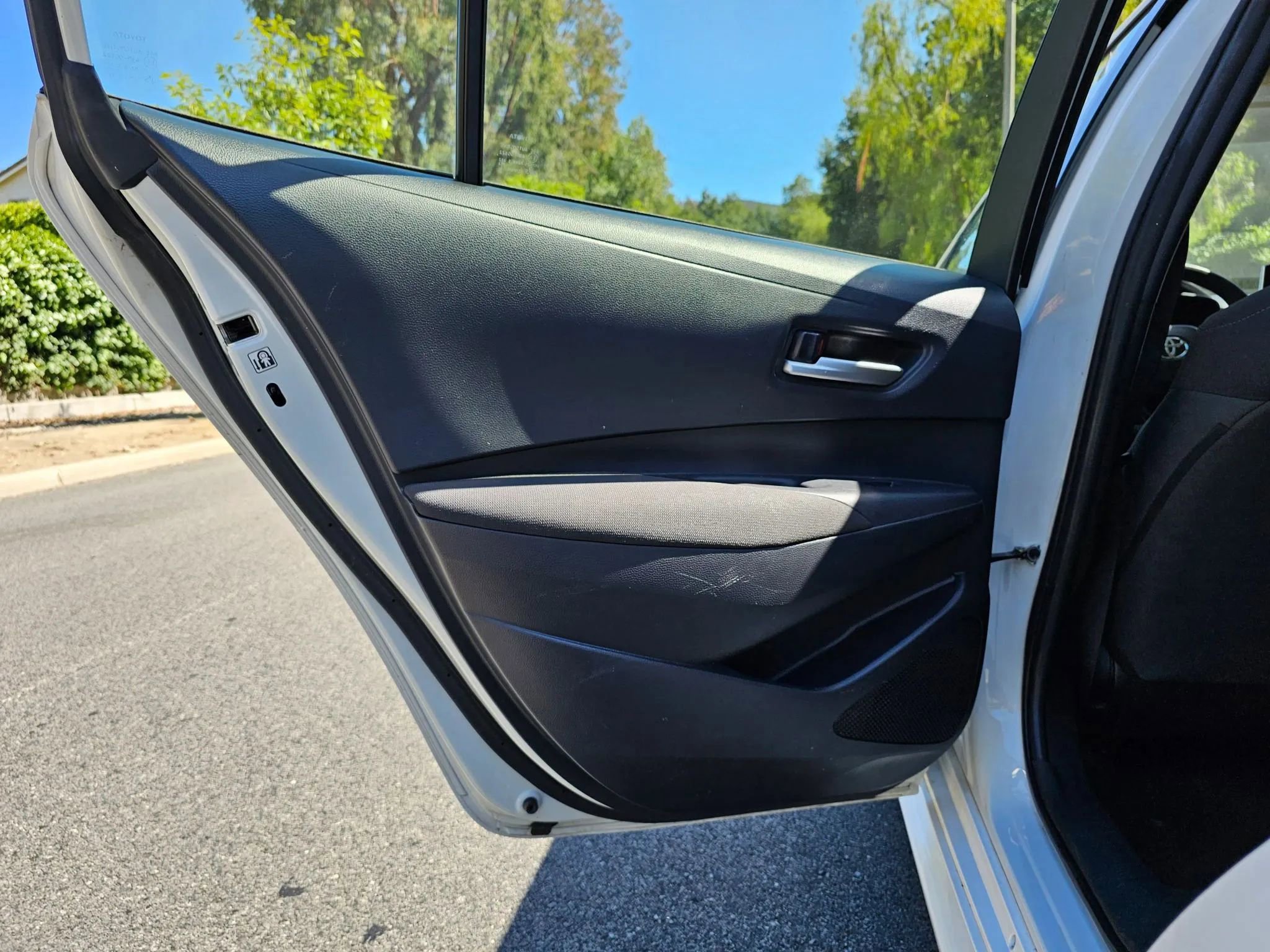 Used 2021 Toyota Corolla LE image 20