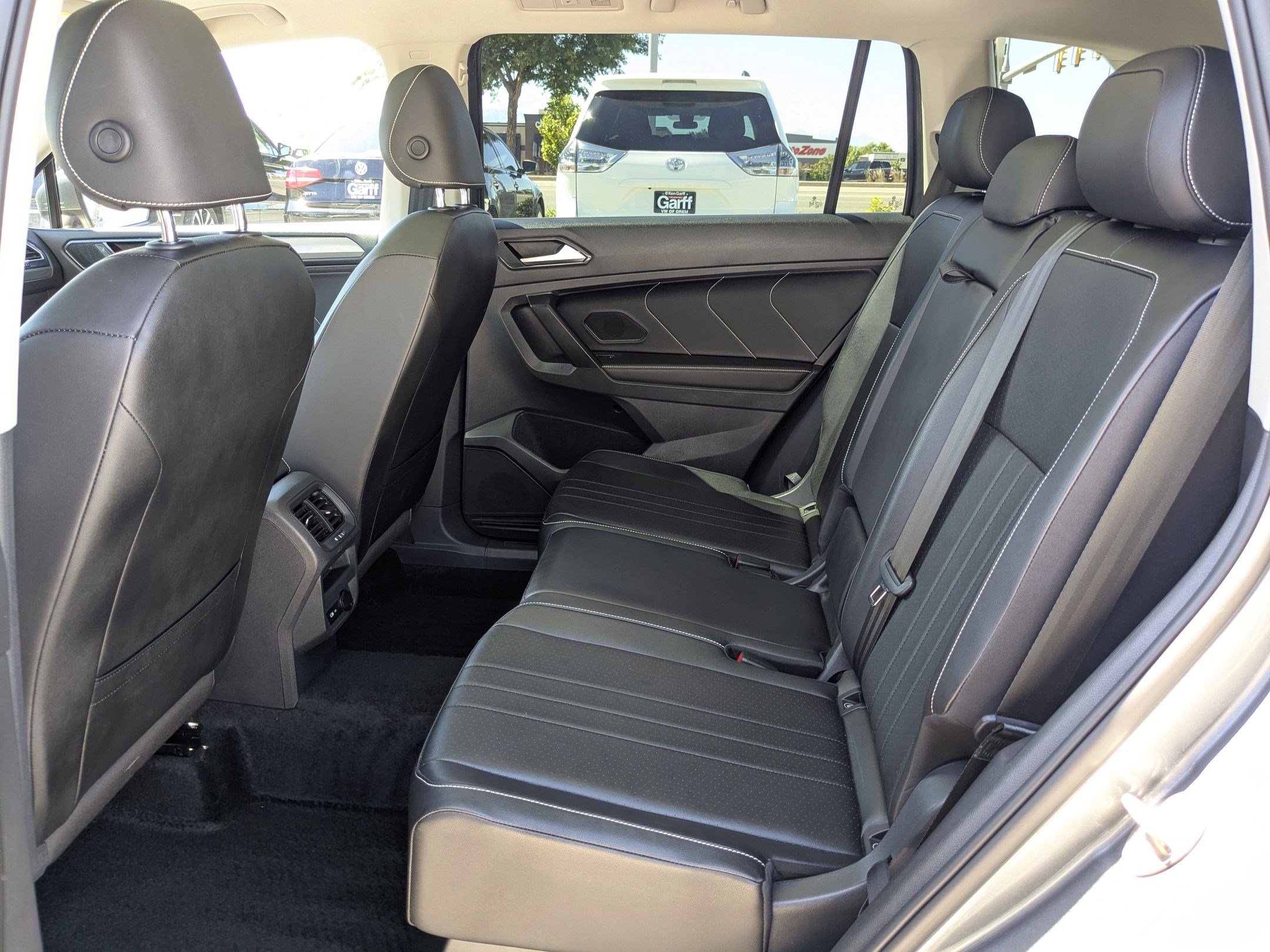Used 2022 Volkswagen Tiguan SE AWD/4WD image 31