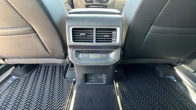 Used 2024 Volkswagen Atlas Cross Sport SEL Premium R-Line image 23