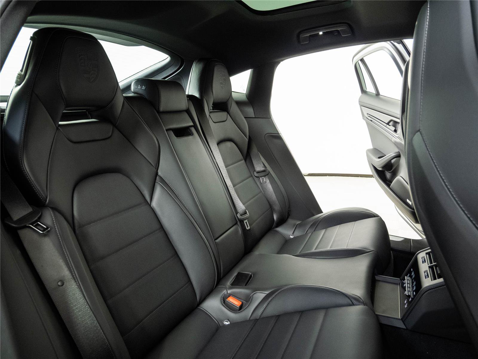 New 2026 Porsche Panamera image 23