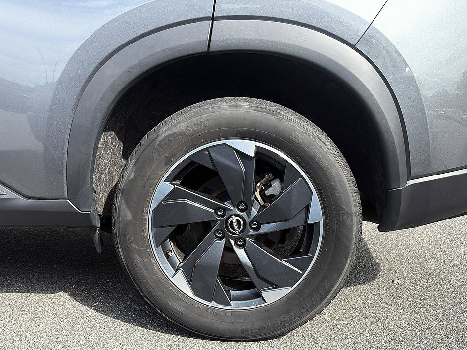 Certified 2025 Nissan Rogue SV AWD/4WD image 10