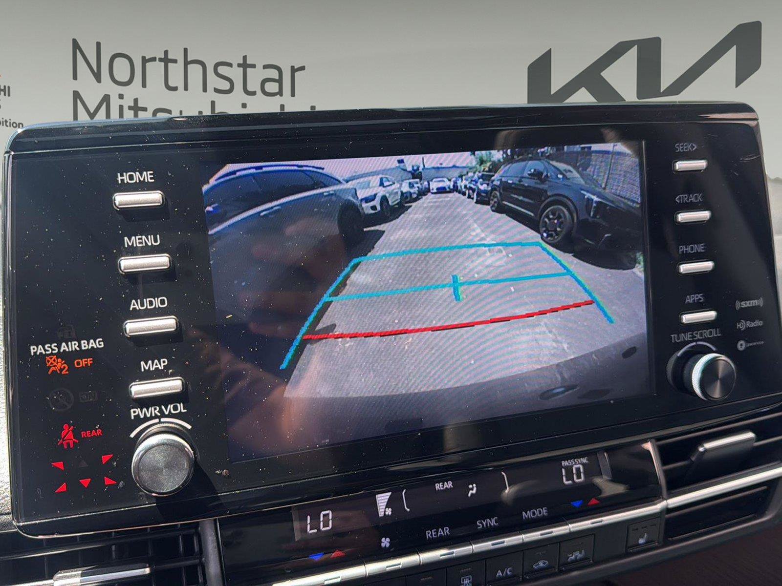 Used 2023 Toyota Sienna XLE FWD image 31