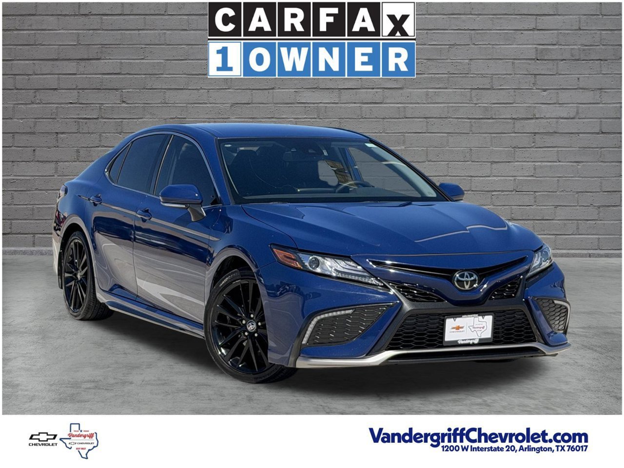 Used 2024 Toyota Camry XSE FWD image 2