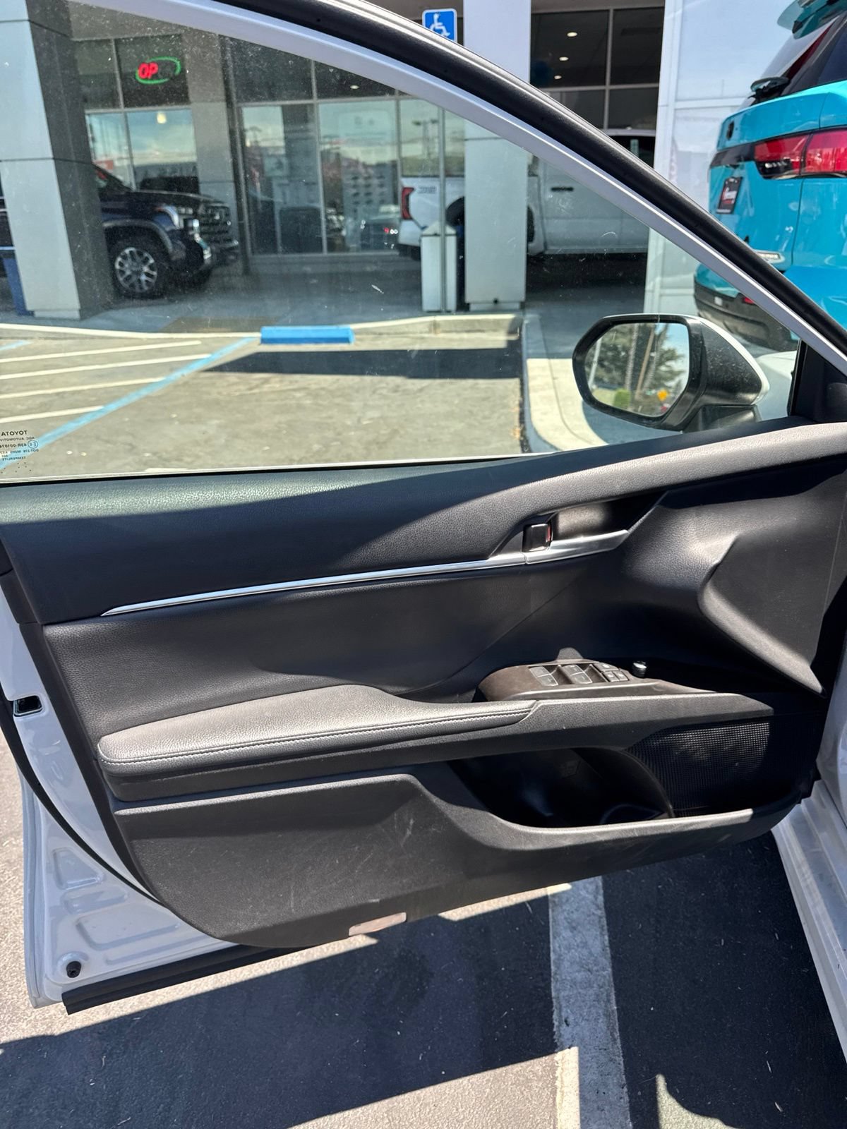 Used 2024 Toyota Camry XSE FWD image 8