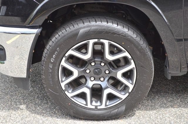 Used 2025 RAM 1500 Laramie AWD/4WD image 13