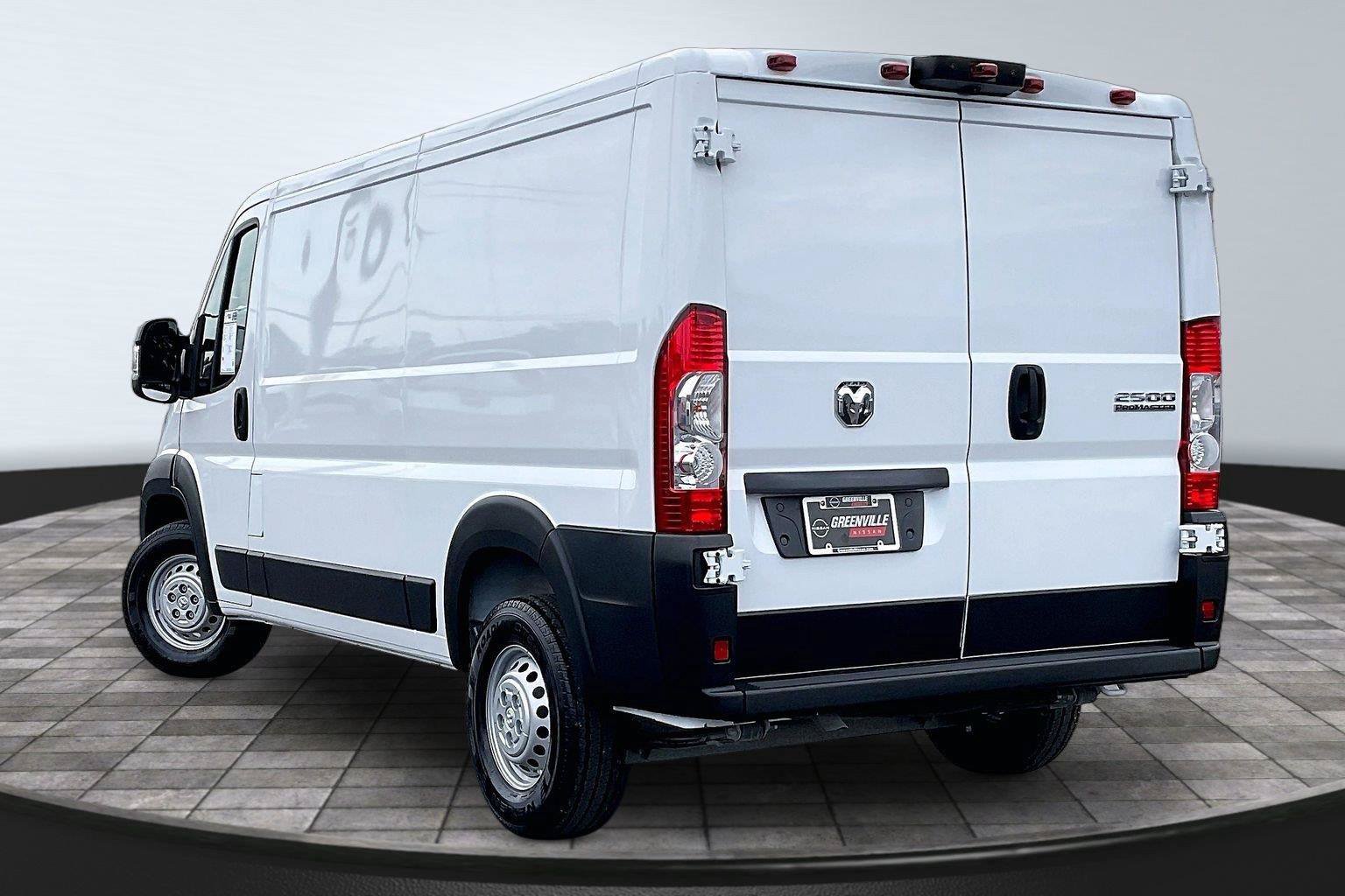 Used 2025 RAM ProMaster 2500 w/ Convenience Group FWD image 3