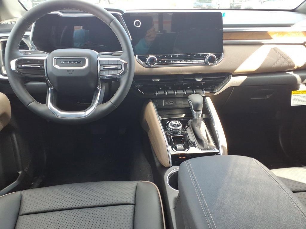 New 2026 GMC Canyon Denali image 8