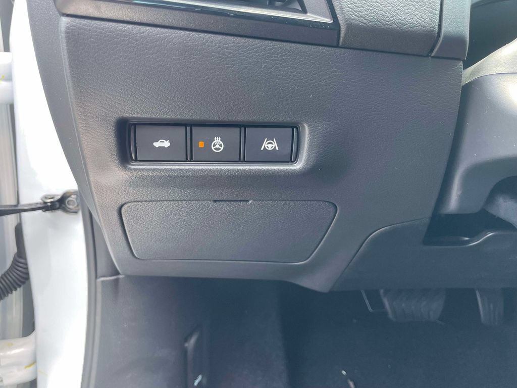 New 2026 Nissan Sentra SR w/ SR Premium Package FWD image 22