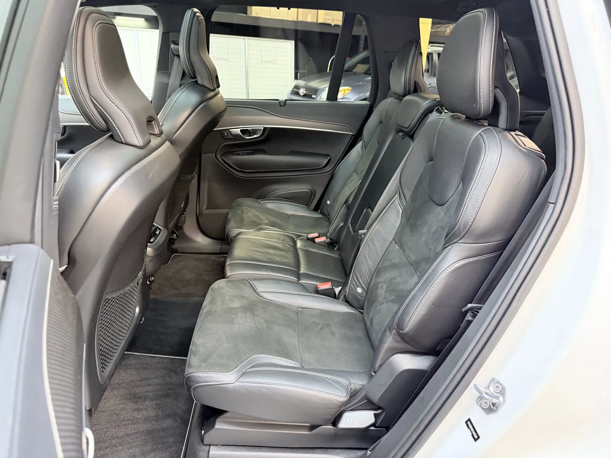 Used 2019 Volvo XC90 T5 R-Design w/ Advanced Package image 27