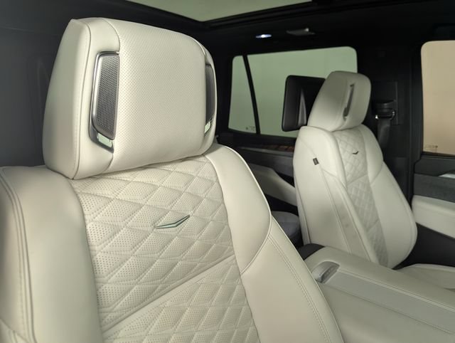 Used 2025 Cadillac Escalade Sport Platinum w/ LPO, Floor Liner Package AWD/4WD image 26