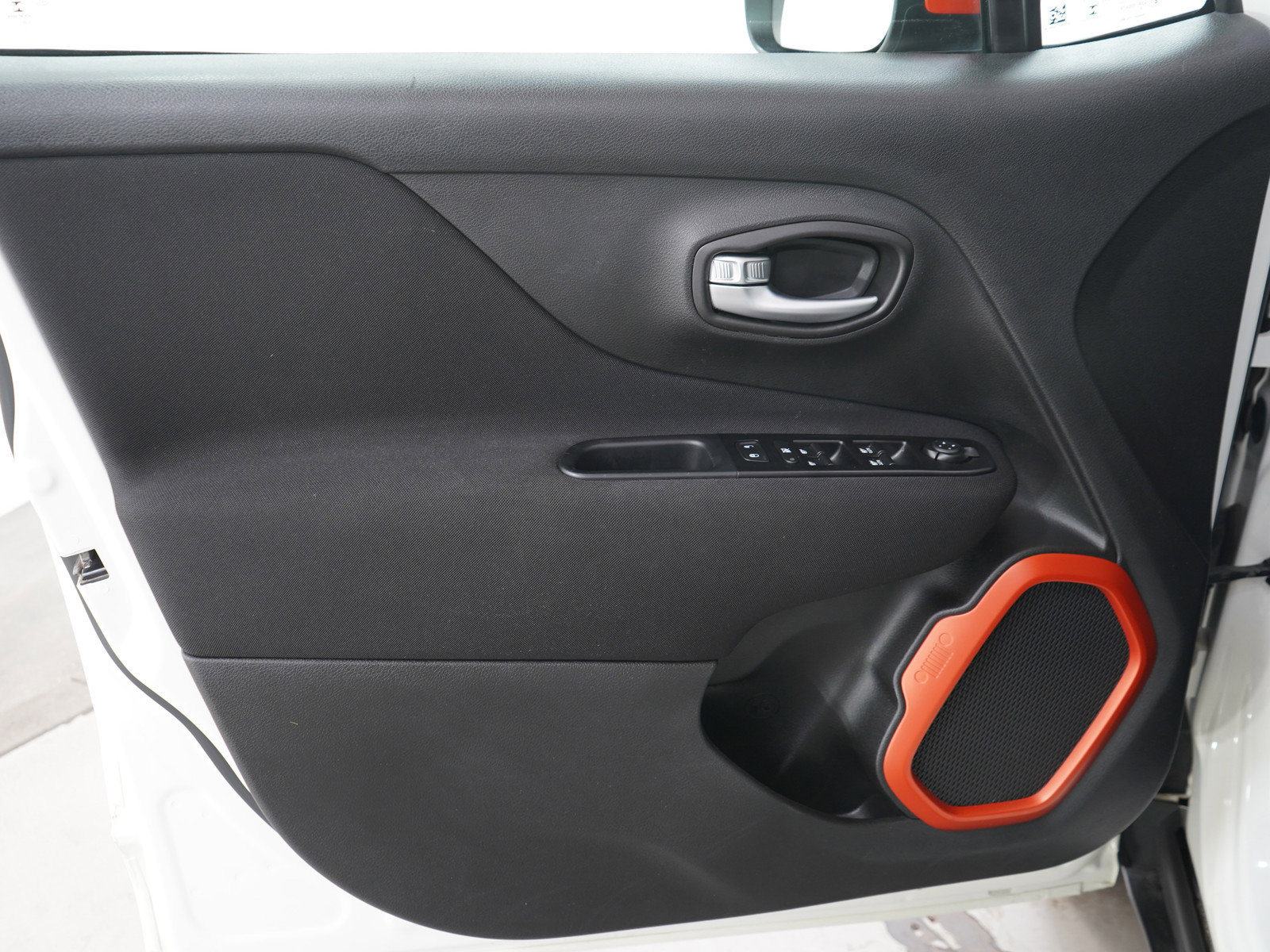 Used 2020 Jeep Renegade Latitude AWD/4WD image 20