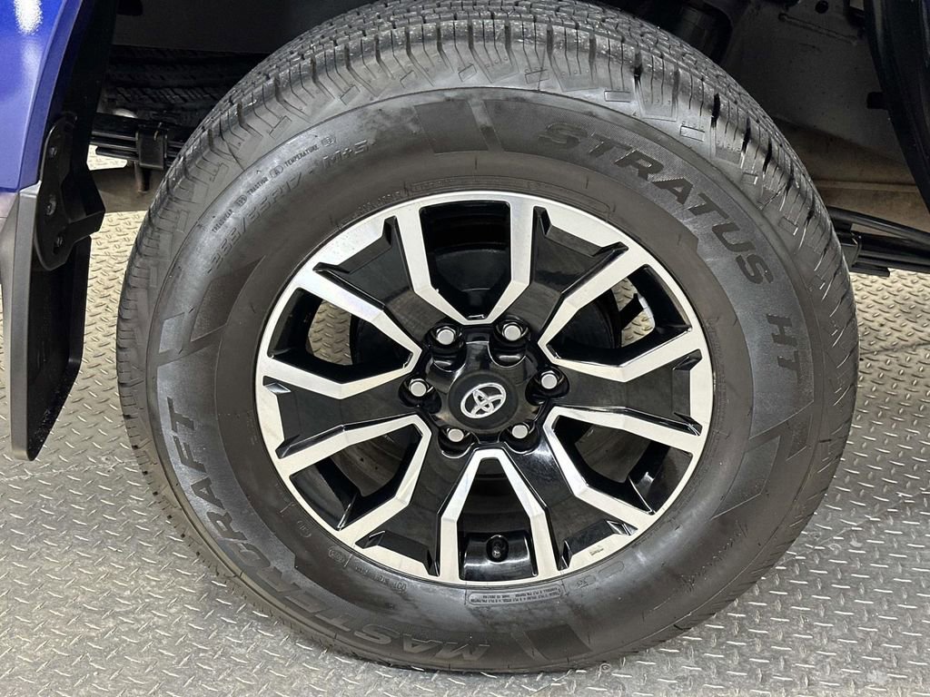 Used 2023 Toyota Tacoma TRD Sport image 9