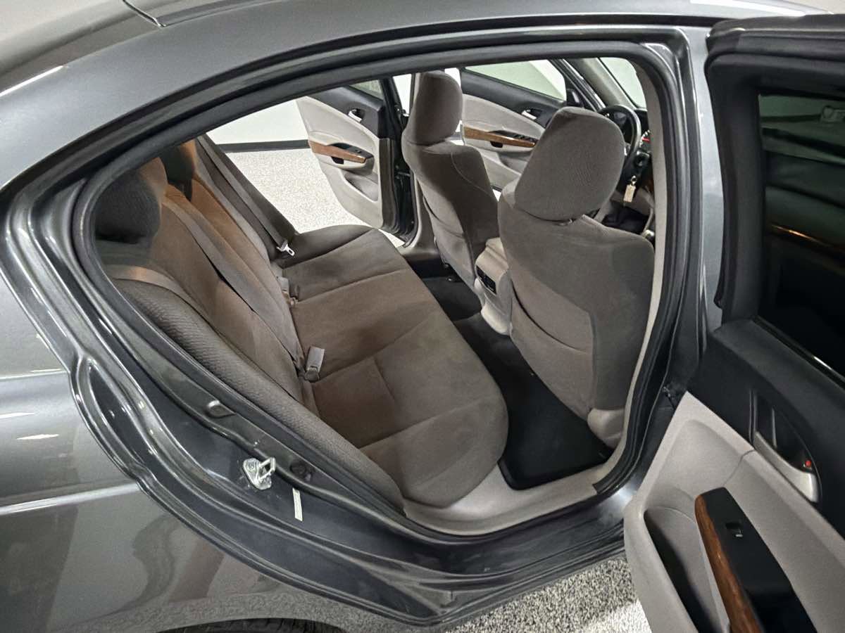 Used 2011 Honda Accord EX image 28