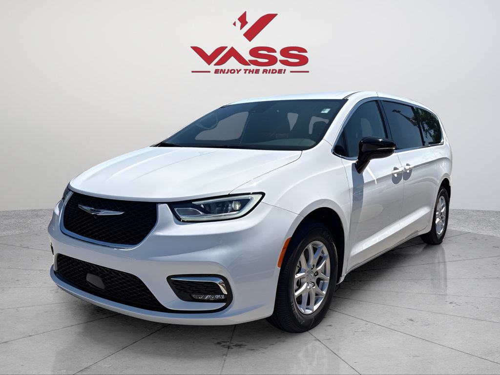 New 2026 Chrysler Pacifica Select