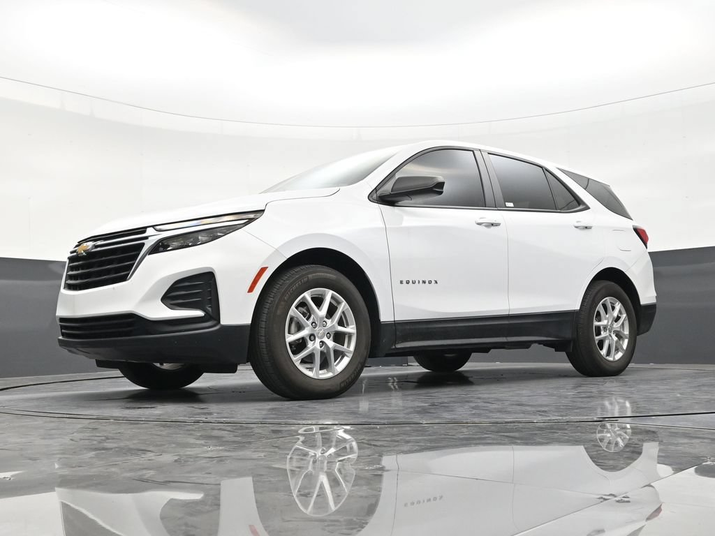 Used 2024 Chevrolet Equinox LS w/ LS Convenience Package FWD image 17