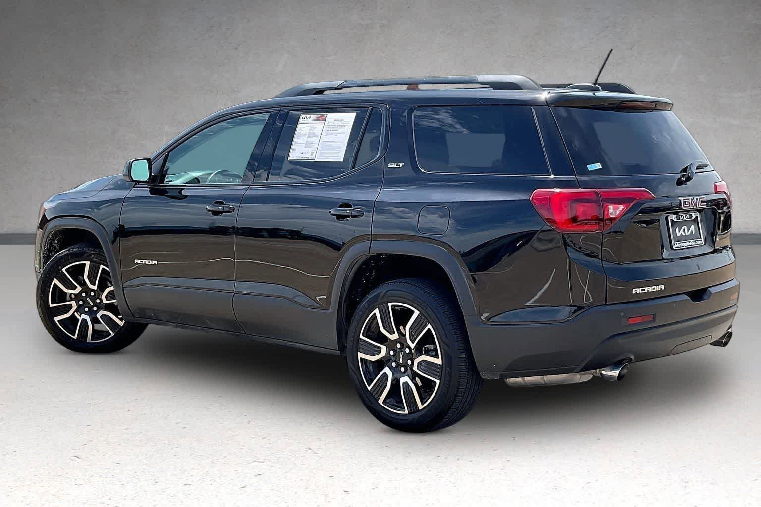 Used 2019 GMC Acadia SLT w/ Black Edition FWD image 4