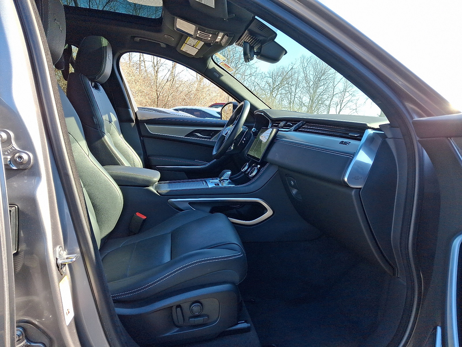 Used 2026 Jaguar F-PACE R-Dynamic S image 3