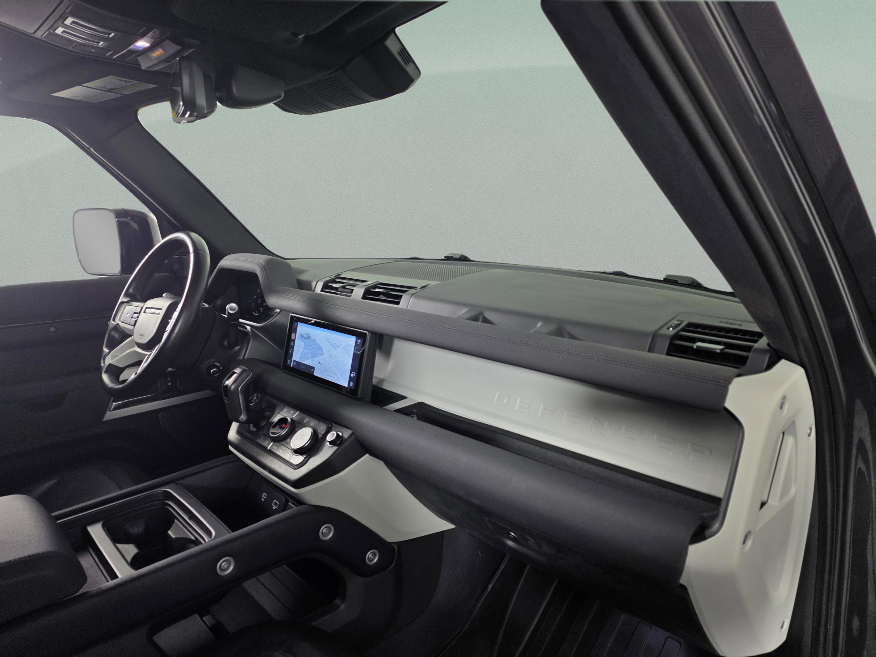 Used 2022 Land Rover Defender 110 X-Dynamic SE image 23