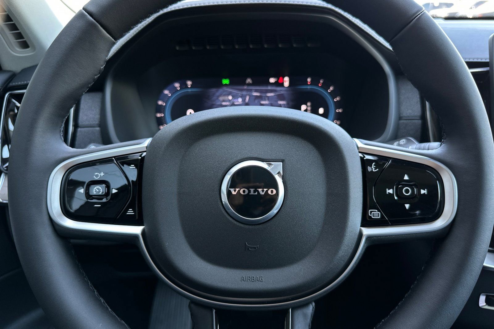 Certified 2025 Volvo XC90 B6 Core w/ Protection Package Premier image 27