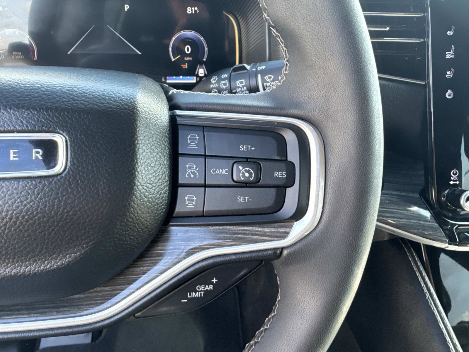 Used 2022 Jeep Wagoneer Series III image 23