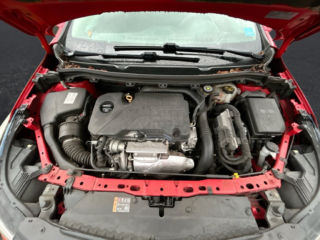 Used 2018 Chevrolet Cruze LS FWD image 26