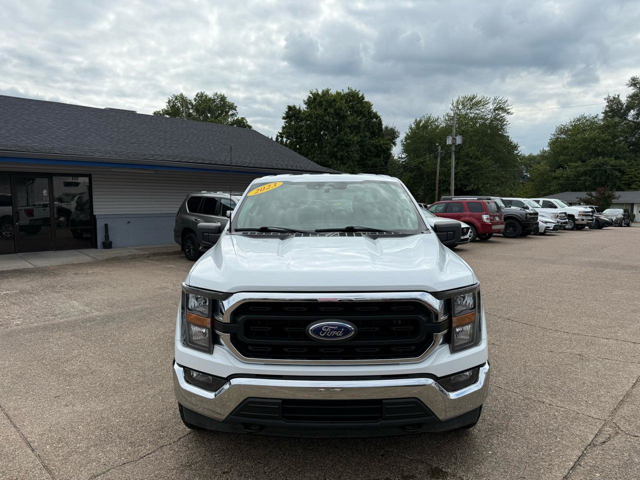 Used 2023 Ford F150 XLT AWD/4WD image 2