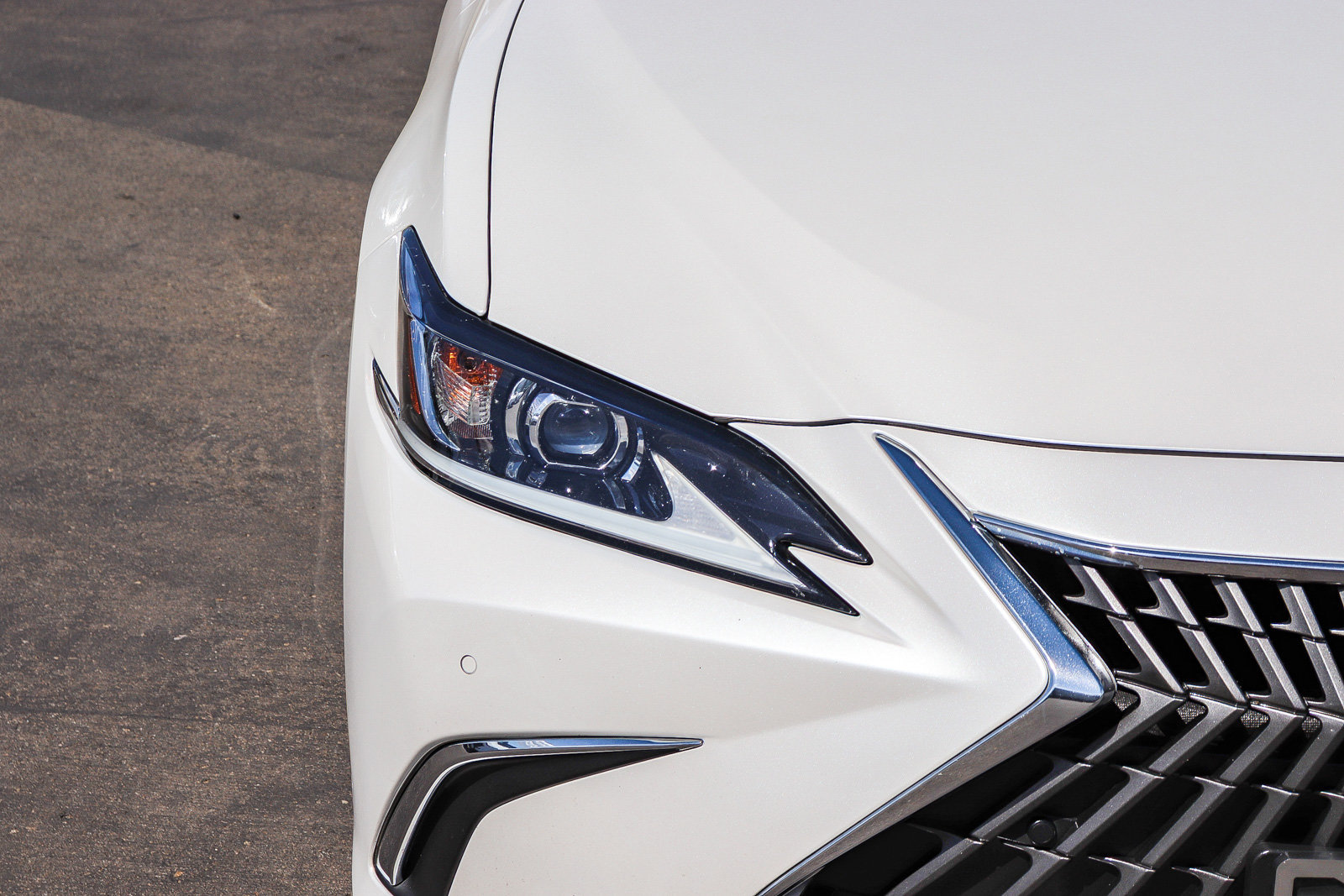 Certified 2023 Lexus ES 350 w/ Accessory Package (Z1) FWD image 11
