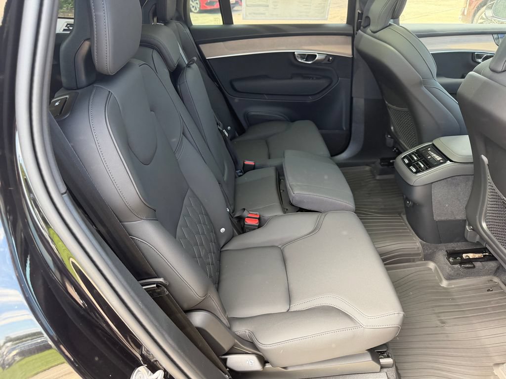 New 2026 Volvo XC90 B6 Plus w/ Protection Package Premier AWD/4WD image 11