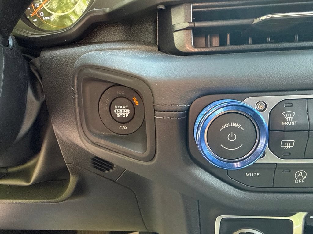 Used 2025 Jeep Gladiator Sport AWD/4WD image 28