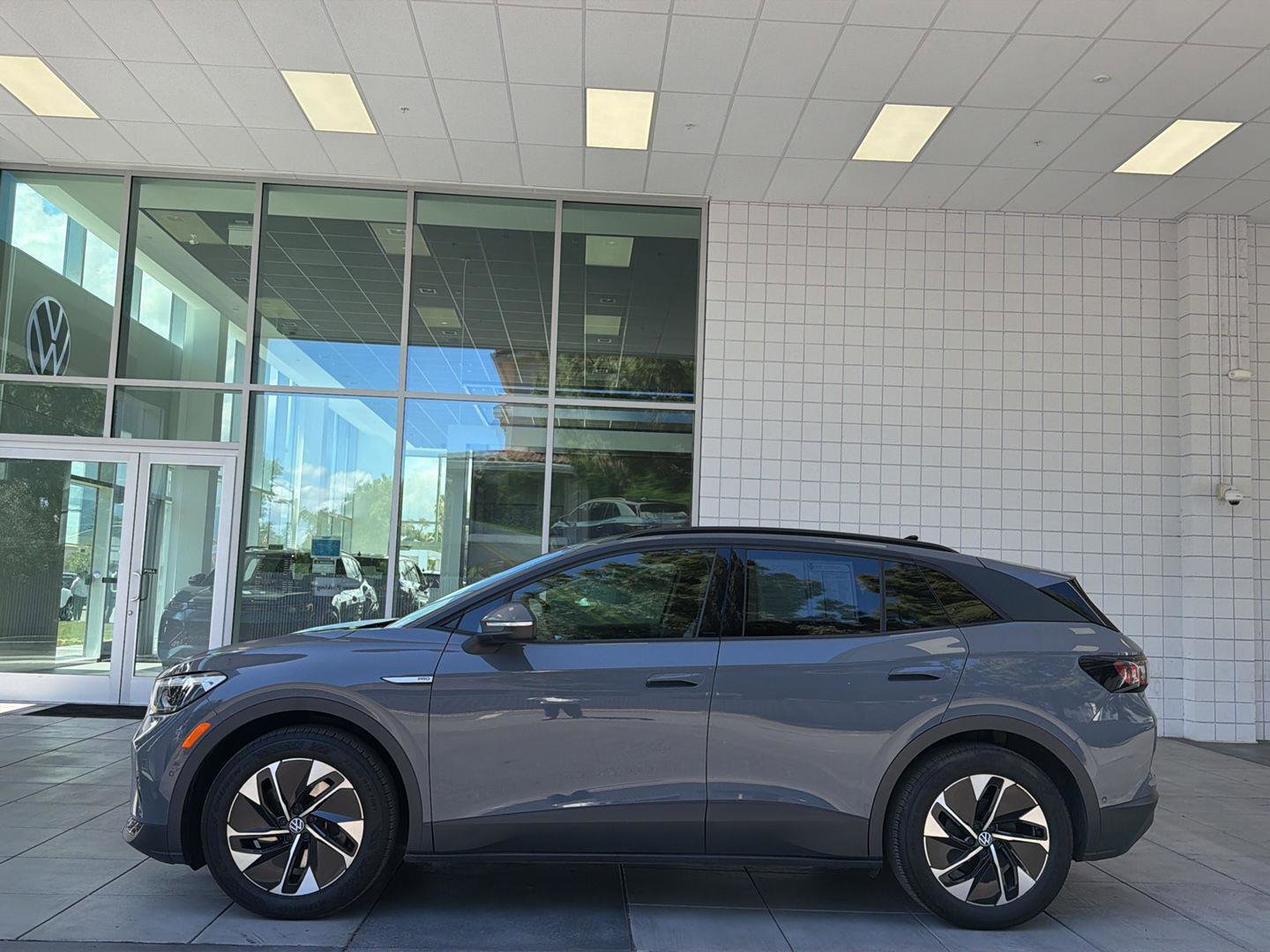 Certified 2023 Volkswagen ID.4 Pro image 2