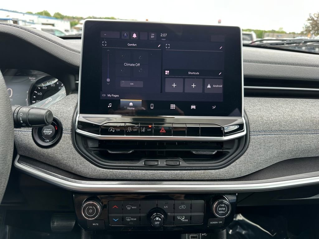 Used 2023 Jeep Compass Sport image 29