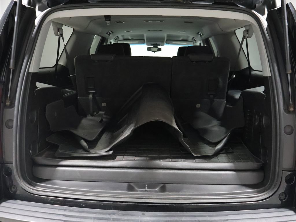 Used 2018 Chevrolet Suburban LS image 19