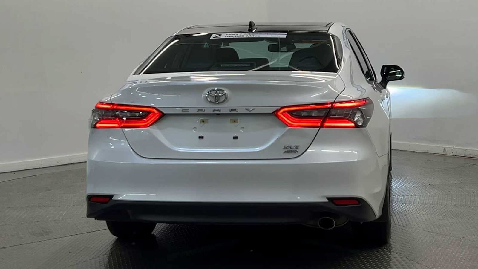 Used 2022 Toyota Camry XLE AWD/4WD image 7