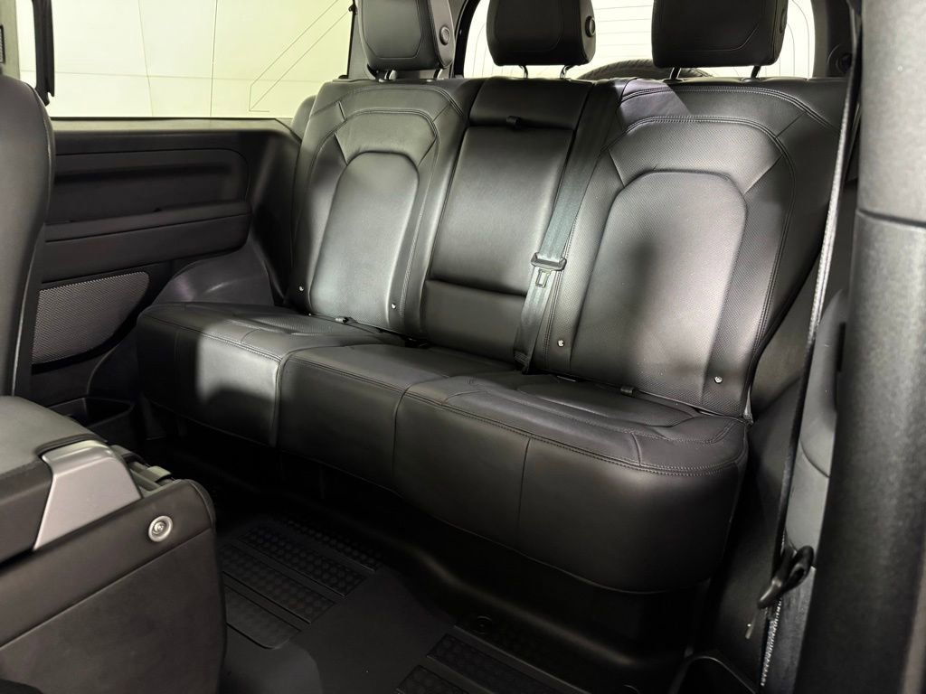 Used 2024 Land Rover Defender 90 S image 28