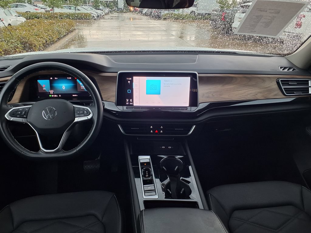Used 2025 Volkswagen Atlas SE FWD image 23